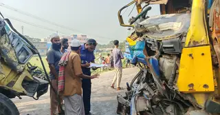 ব্রাহ্মণবাড়িয়ায় বাস-ট্রাক সংঘর্ষে নিহত ২, আহত অন্তত ১৩